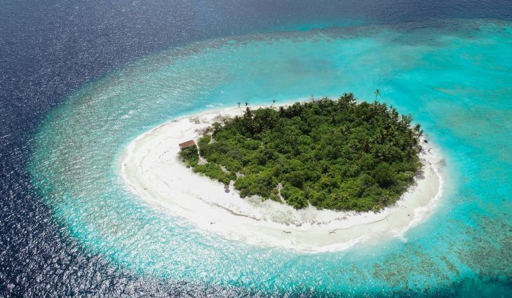 ފަޅުރަށަކަށް ގޮސް އުޅެނިކޮށް ހާލު ދެރަވި މީހަކު މަރުވެއްޖެ